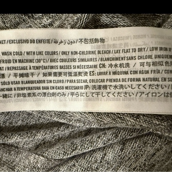 Abercrombie & Fitch Women's Gray Long Sleeve V-Neck High Low Top, Size Medium - Picture 10 of 11